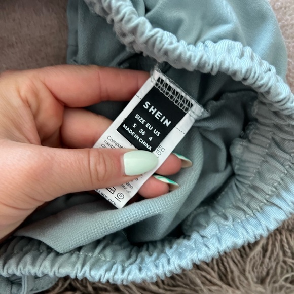 Two piece set - Picture 2 of 2